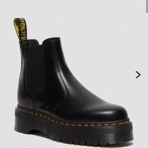 Dr. Martins 2976 SMOOTH LEATHER PLATFORM CHELSEA BOOTS
